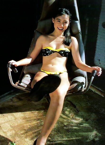 [色気]五十嵐いづみ 食い込むハイレグがエロい水着グラビア画像29枚！ 16