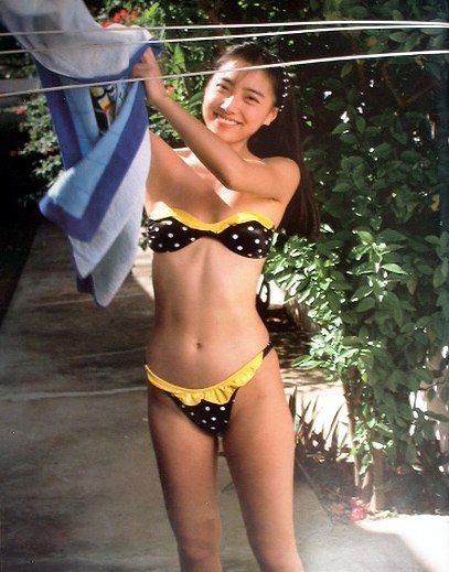 [色気]五十嵐いづみ 食い込むハイレグがエロい水着グラビア画像29枚！ 26