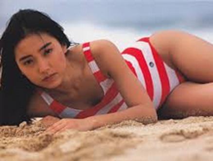 [色気]五十嵐いづみ 食い込むハイレグがエロい水着グラビア画像29枚！ 29