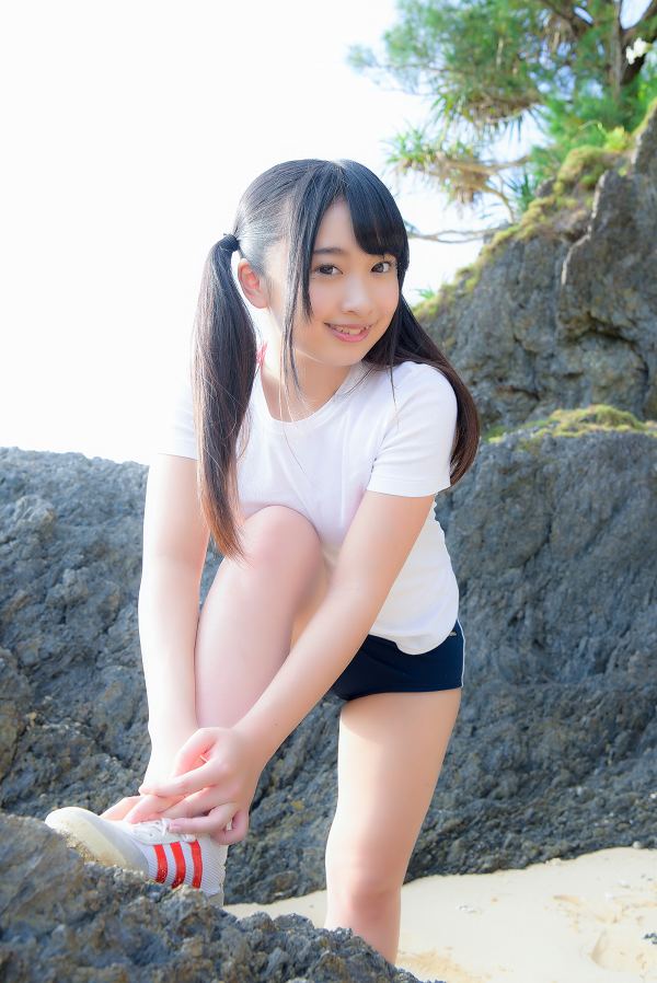 【美少女】一色杏子 ムッチリが抜ける競泳水着・ブルマー・制服グラビア画像50枚！ 23