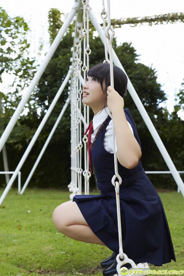 【美少女】一色杏子 ムッチリが抜ける競泳水着・ブルマー・制服グラビア画像50枚！ 29