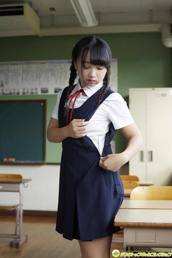 【美少女】一色杏子 ムッチリが抜ける競泳水着・ブルマー・制服グラビア画像50枚！ 33