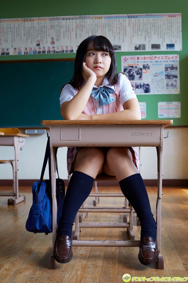 【美少女】一色杏子 ムッチリが抜ける競泳水着・ブルマー・制服グラビア画像50枚！ 36