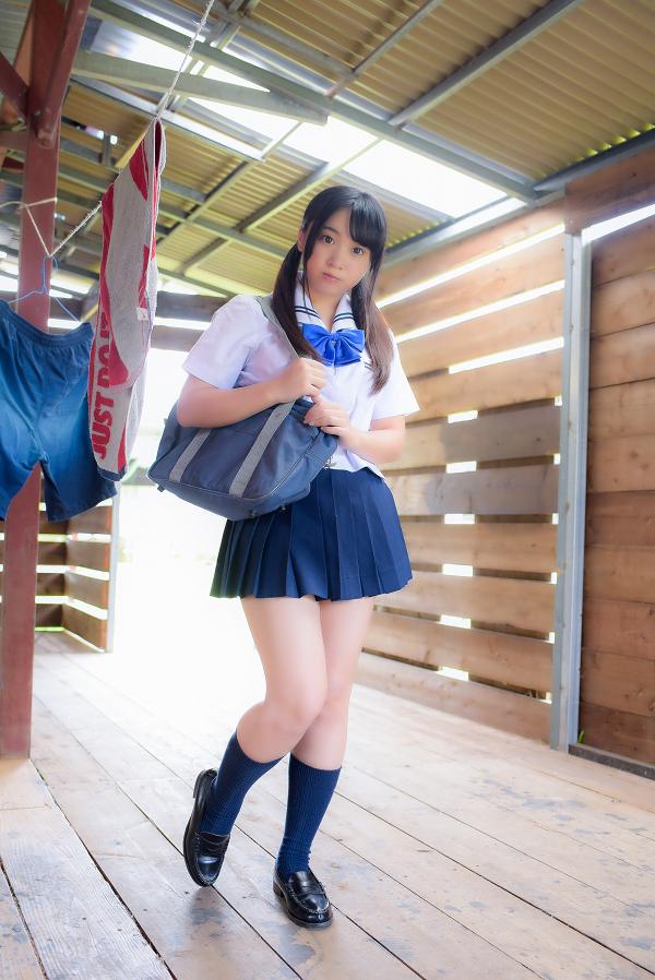 【美少女】一色杏子 ムッチリが抜ける競泳水着・ブルマー・制服グラビア画像50枚！ 38