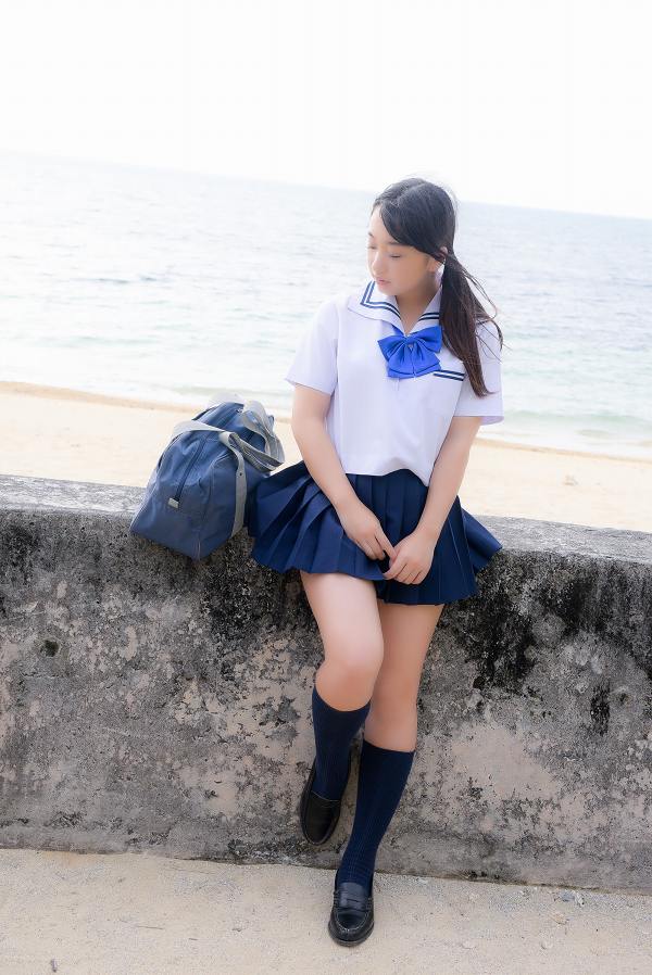 【美少女】一色杏子 ムッチリが抜ける競泳水着・ブルマー・制服グラビア画像50枚！ 48