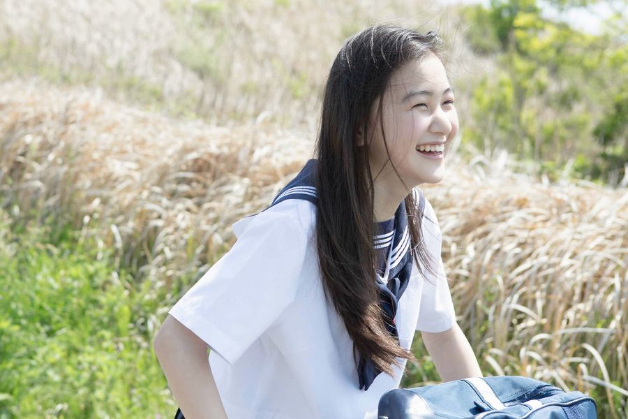 【S級美少女】山口まゆ 画像68枚！制服・ホットパンツ・ワンピースの太ももがエロいグラビア 5