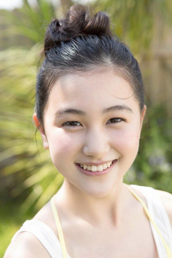 【S級美少女】山口まゆ 画像68枚！制服・ホットパンツ・ワンピースの太ももがエロいグラビア 26