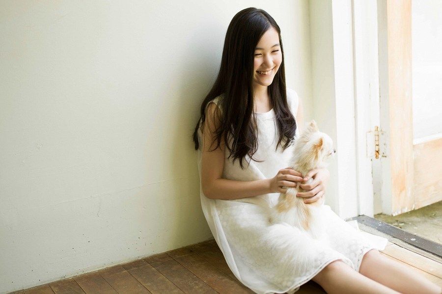 【S級美少女】山口まゆ 画像68枚！制服・ホットパンツ・ワンピースの太ももがエロいグラビア 41