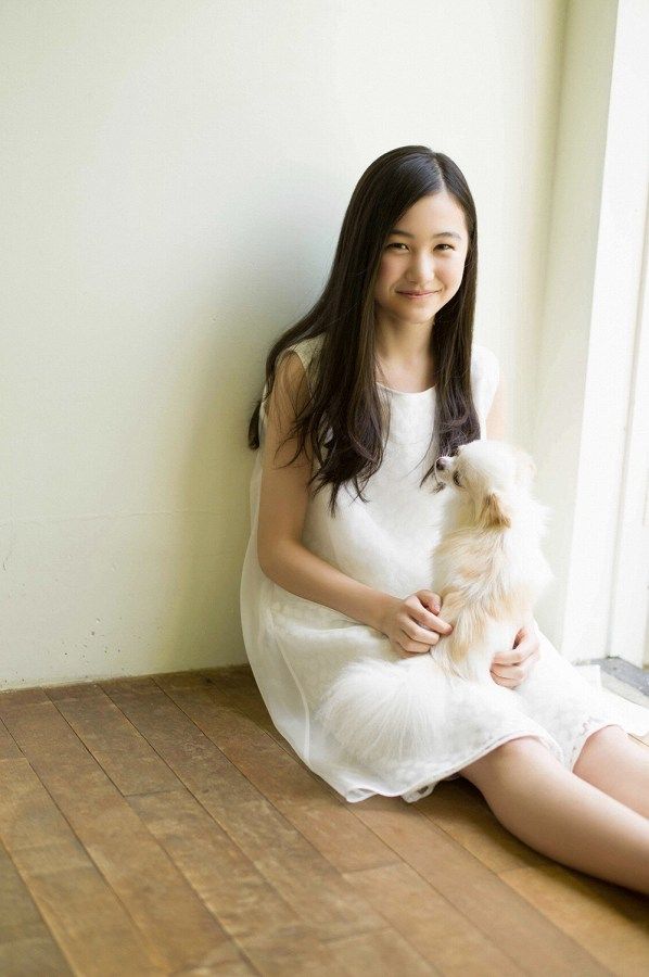 【S級美少女】山口まゆ 画像68枚！制服・ホットパンツ・ワンピースの太ももがエロいグラビア 42