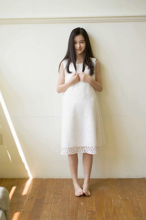 【S級美少女】山口まゆ 画像68枚！制服・ホットパンツ・ワンピースの太ももがエロいグラビア 50