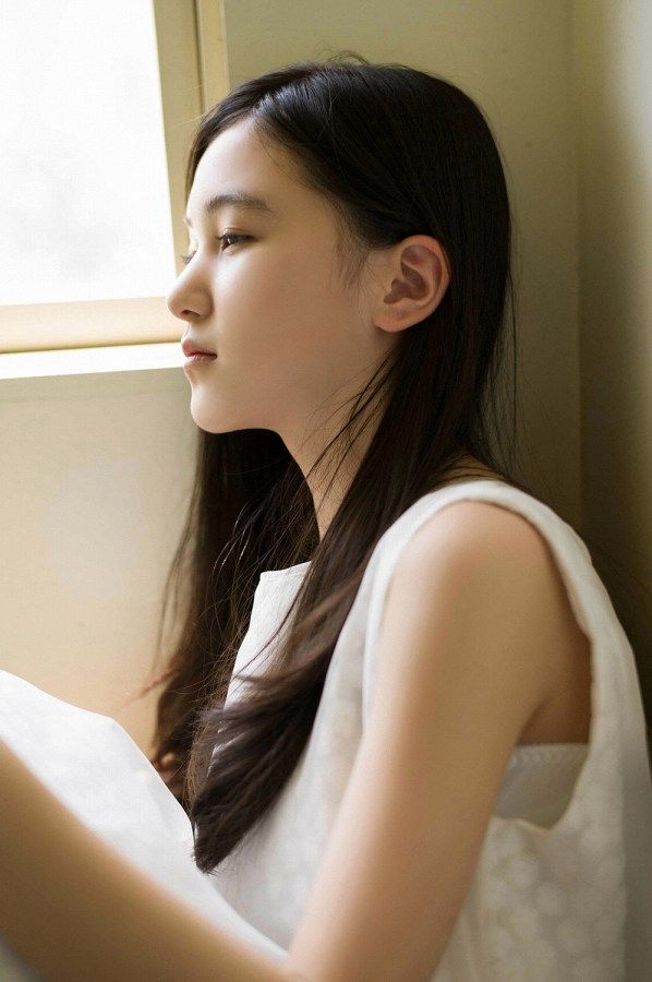 【S級美少女】山口まゆ 画像68枚！制服・ホットパンツ・ワンピースの太ももがエロいグラビア 63