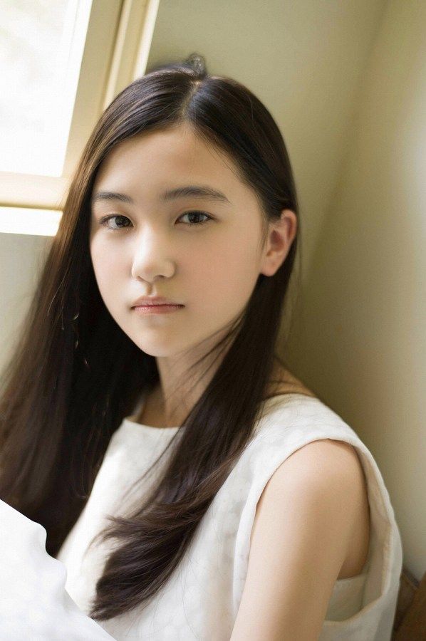 【S級美少女】山口まゆ 画像68枚！制服・ホットパンツ・ワンピースの太ももがエロいグラビア 64