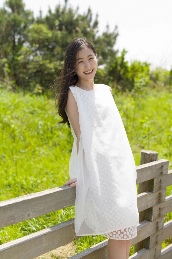 【S級美少女】山口まゆ 画像68枚！制服・ホットパンツ・ワンピースの太ももがエロいグラビア 68