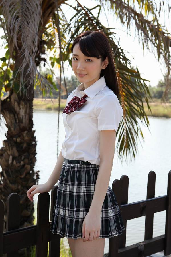 [可愛い]末永みゆ コスプレ画像100枚！M字開脚の股間が抜ける制服・レオタードグラビア 7