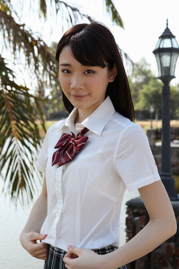 [可愛い]末永みゆ コスプレ画像100枚！M字開脚の股間が抜ける制服・レオタードグラビア 10