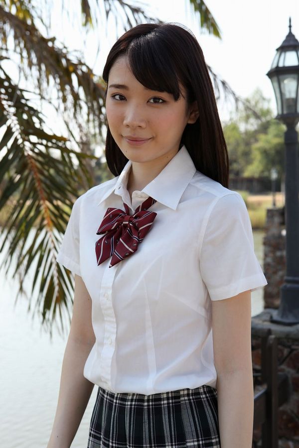 [可愛い]末永みゆ コスプレ画像100枚！M字開脚の股間が抜ける制服・レオタードグラビア 11