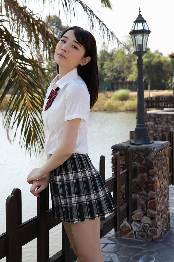 [可愛い]末永みゆ コスプレ画像100枚！M字開脚の股間が抜ける制服・レオタードグラビア 12