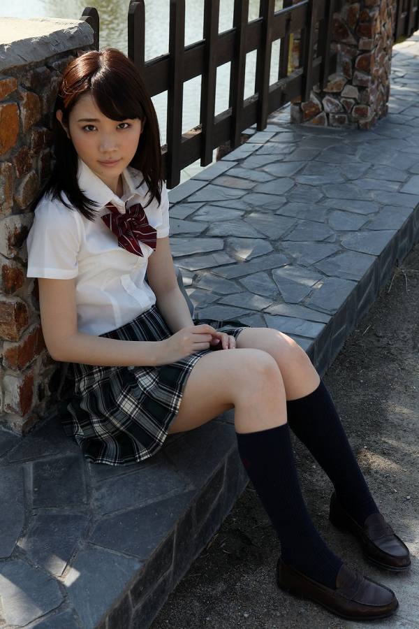 [可愛い]末永みゆ コスプレ画像100枚！M字開脚の股間が抜ける制服・レオタードグラビア 14