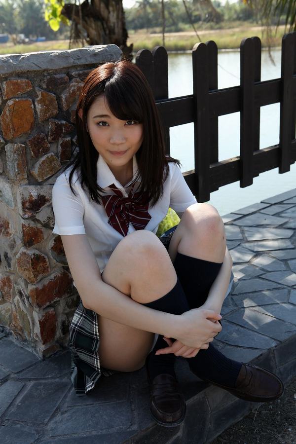 [可愛い]末永みゆ コスプレ画像100枚！M字開脚の股間が抜ける制服・レオタードグラビア 23