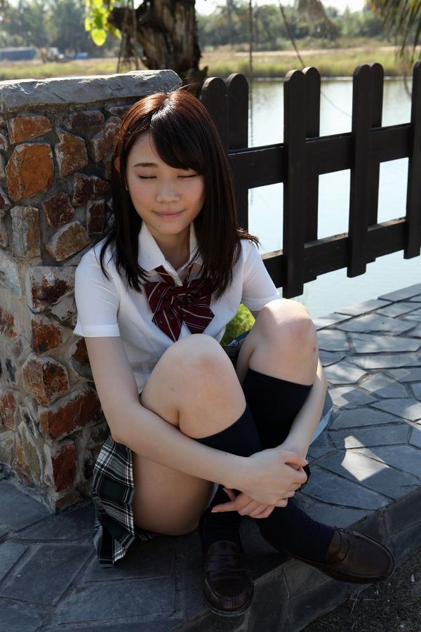 [可愛い]末永みゆ コスプレ画像100枚！M字開脚の股間が抜ける制服・レオタードグラビア 24