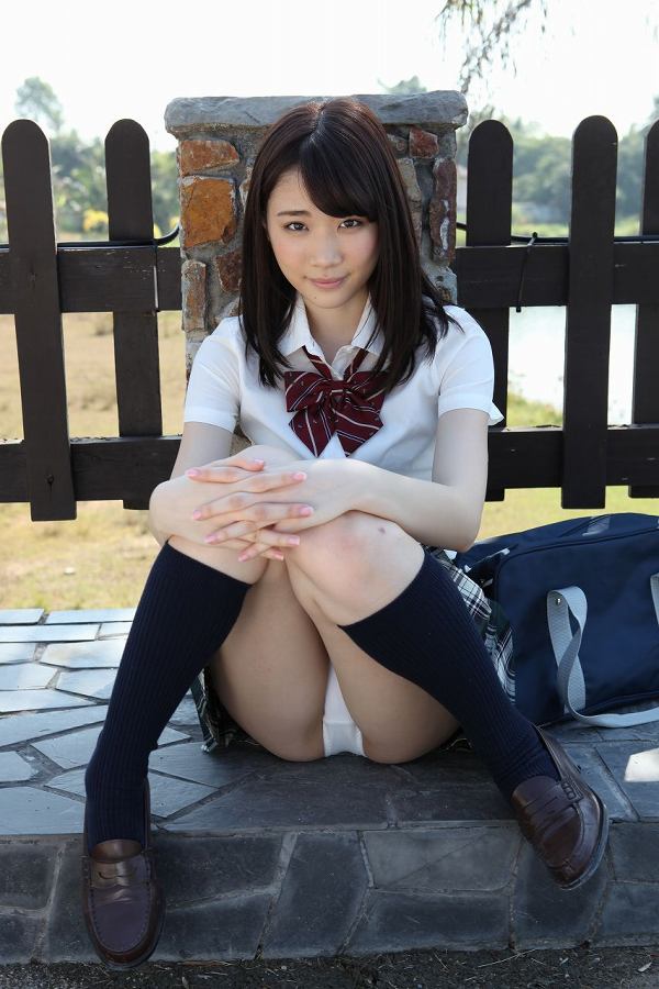 [可愛い]末永みゆ コスプレ画像100枚！M字開脚の股間が抜ける制服・レオタードグラビア 32