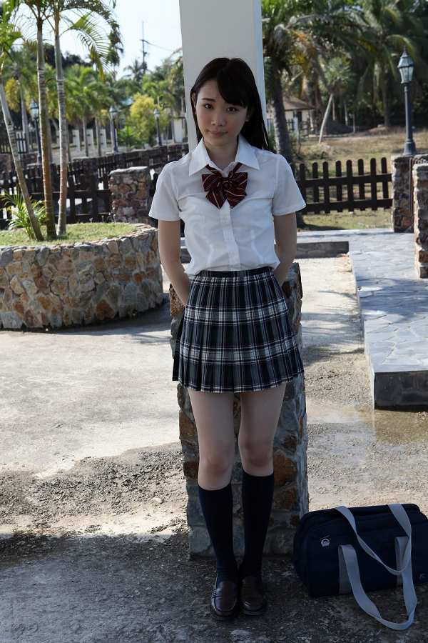 [可愛い]末永みゆ コスプレ画像100枚！M字開脚の股間が抜ける制服・レオタードグラビア 35