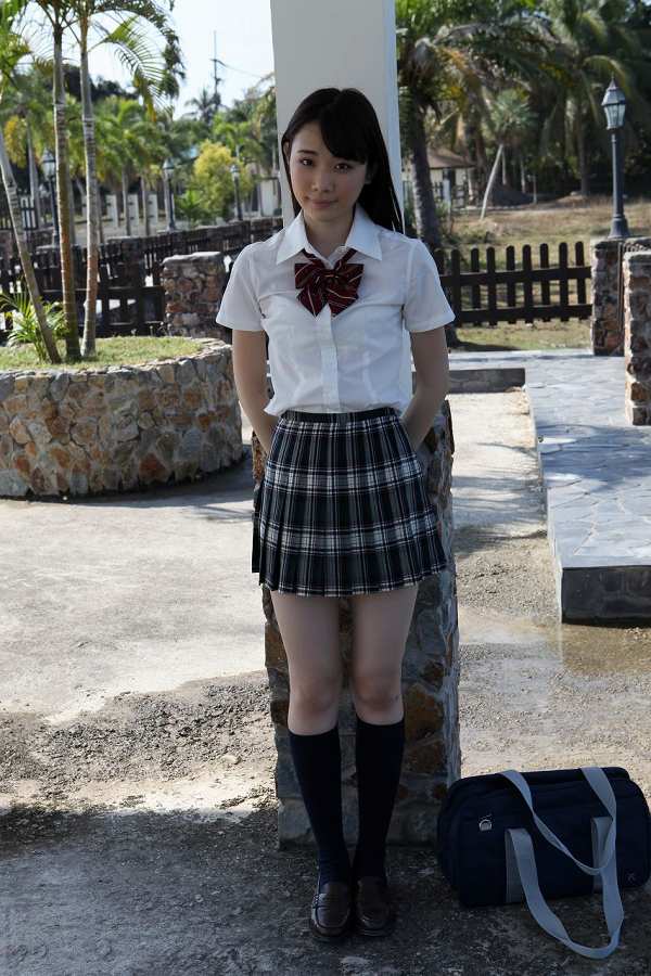 [可愛い]末永みゆ コスプレ画像100枚！M字開脚の股間が抜ける制服・レオタードグラビア 36