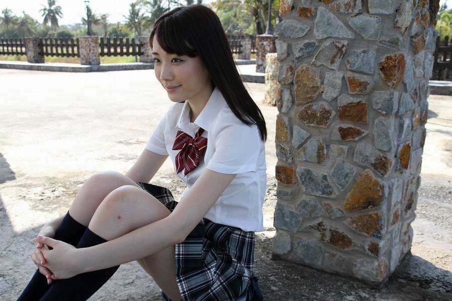 [可愛い]末永みゆ コスプレ画像100枚！M字開脚の股間が抜ける制服・レオタードグラビア 59