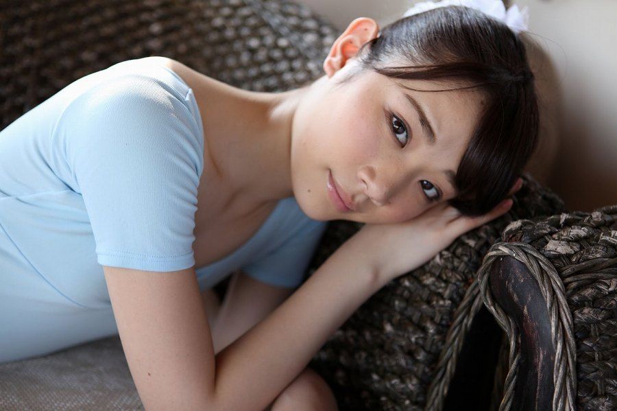 [可愛い]末永みゆ コスプレ画像100枚！M字開脚の股間が抜ける制服・レオタードグラビア 89