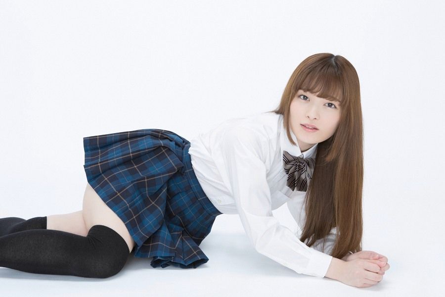 【S級美少女】奥崎優茉 エロ画像48枚！ニーハイ制服コスプレ・水着が抜けるグラビア 15