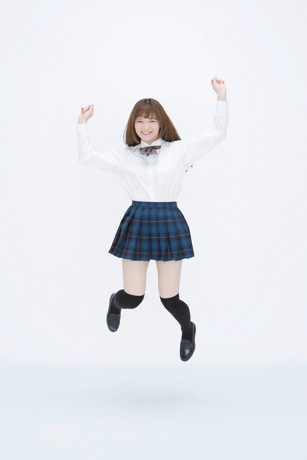 【S級美少女】奥崎優茉 エロ画像48枚！ニーハイ制服コスプレ・水着が抜けるグラビア 20