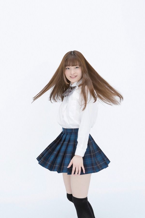 【S級美少女】奥崎優茉 エロ画像48枚！ニーハイ制服コスプレ・水着が抜けるグラビア 21