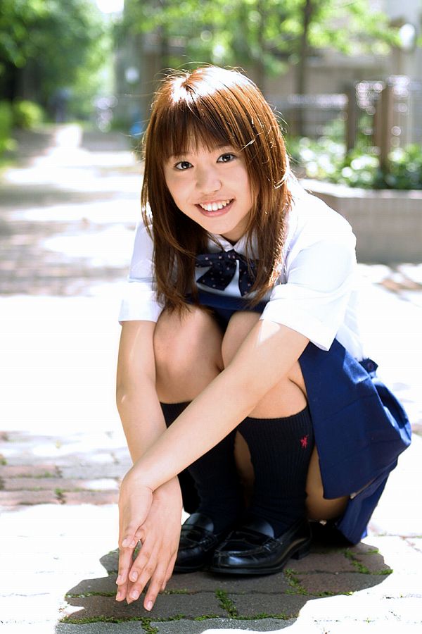 【S級美少女】小神野由佳 エロ画像32枚！制服やブルマーコスプレ・水着グラビアが抜ける 1