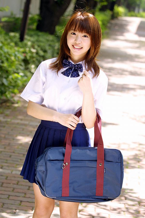 【S級美少女】小神野由佳 エロ画像32枚！制服やブルマーコスプレ・水着グラビアが抜ける 11