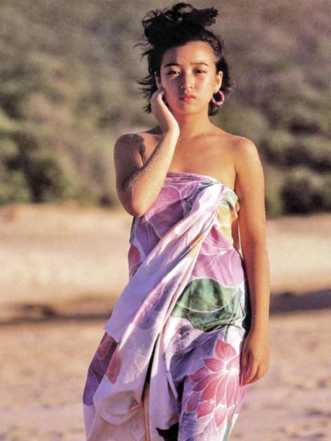 懐かしい！渡辺桂子 ハイレグ水着・ビキニ・セクシーグラビア画像26枚！ 14