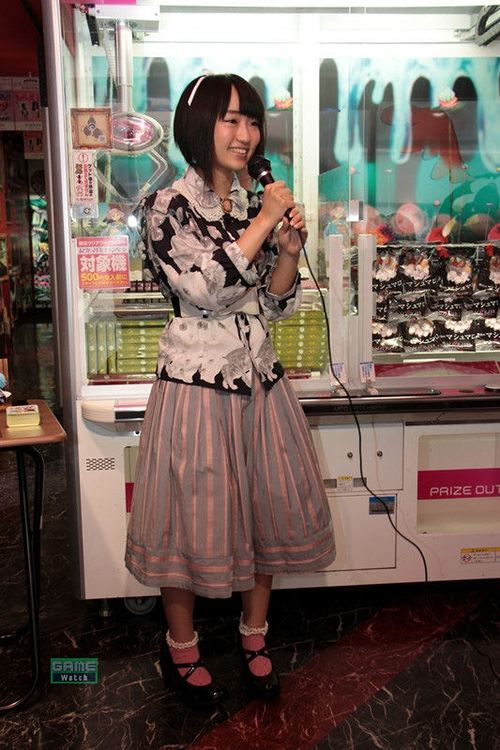 【美少女】悠木碧 エロ画像！胸チラおっぱいが抜けるGIFがたまらん 9