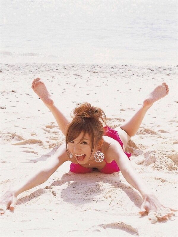 [色気]篠田麻里子 足裏・足指の生足画像！ 3