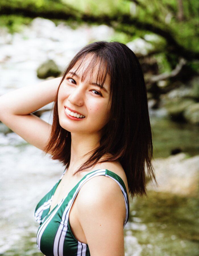 日向坂46 小坂菜緒 水着 ビキニ 写真集掲載モデル - アイドル